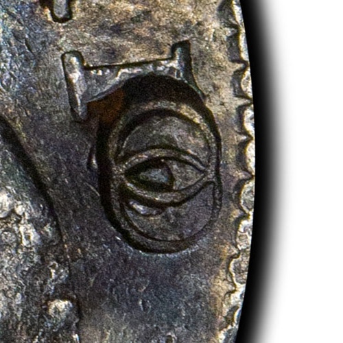 Liushutong variant of 環 - Seal script for 環 - huán - jade ring or bracelet; ring